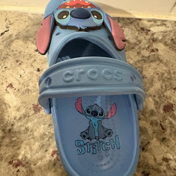 Stitch Crocs - Picture 3 of 5